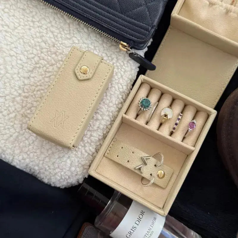 WintourMediumJewelleryBox10.png